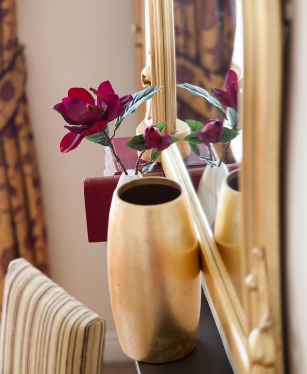 Bed and Breakfast Wisteria House Лимингтон Номер фото
